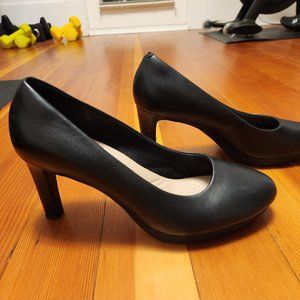 Clarks AMBYR JOY BLACK LEATHER Size 9